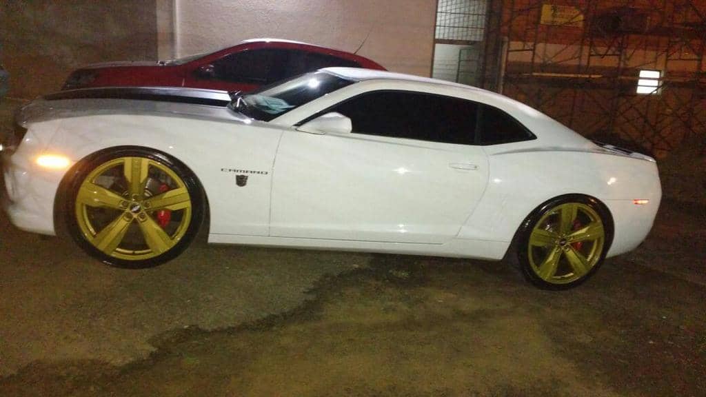 Carros de luxo apreendidos durante investigação