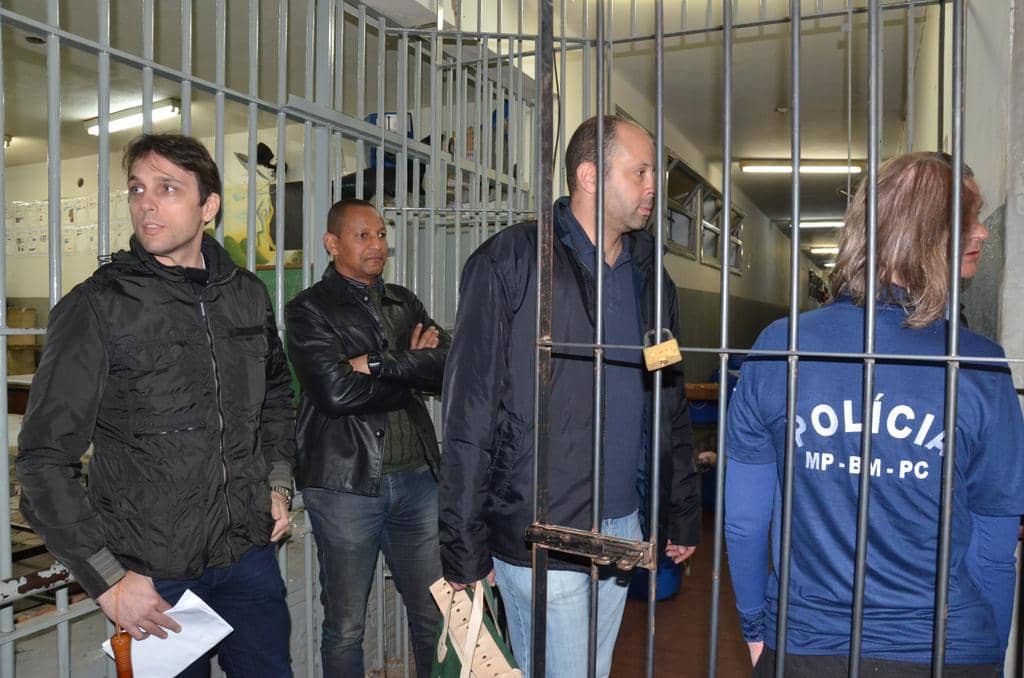 Promotor Leonardo Giardin (E) coordenou operação no mês de julho