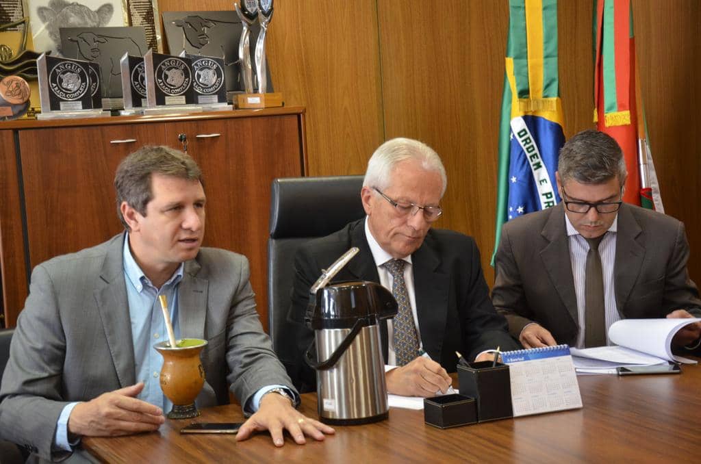 Ernani Polo, José Paulo Cairoli e o Subprocurador-Geral de Justiça para Assuntos Jurídicos