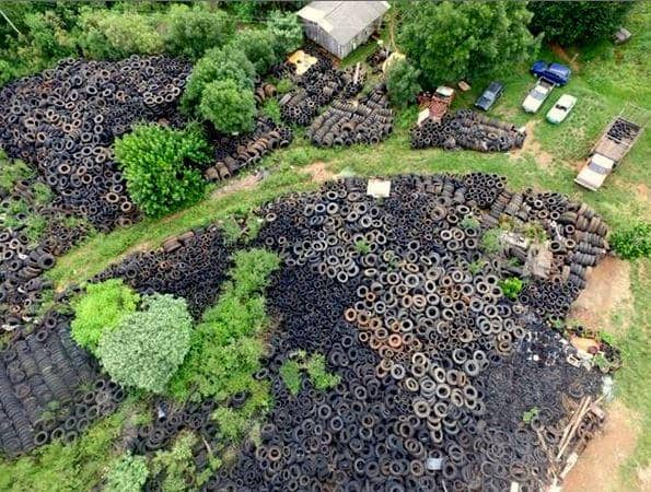 Cerca de 30 mil pneus estão depositados na área