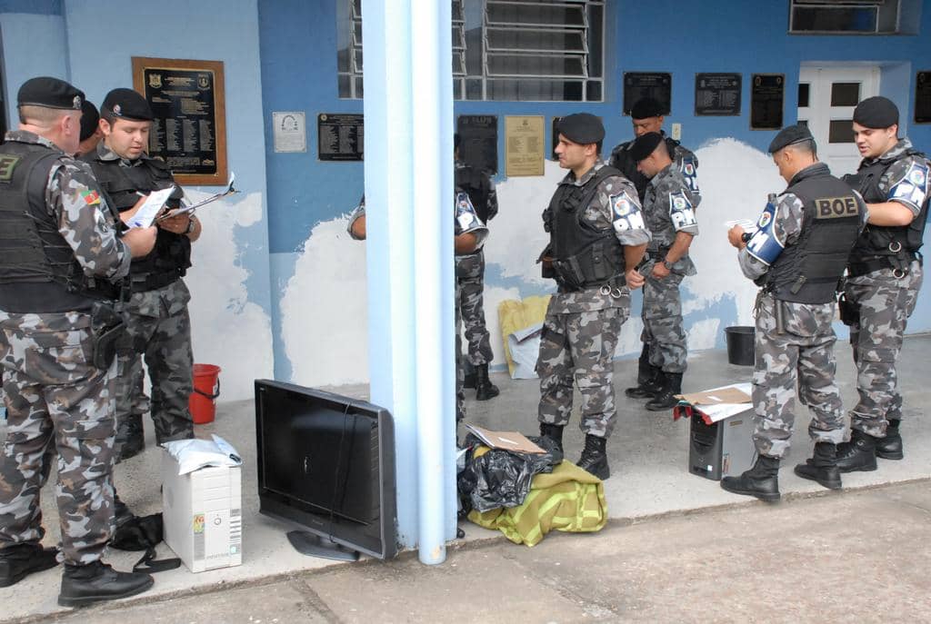 Cerca de 600 policiais participaram da operação na Capital