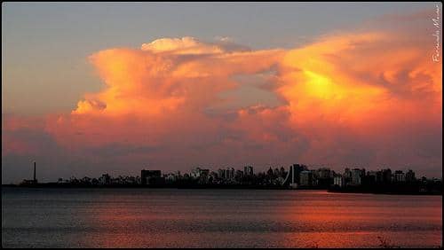 Vista de Porto Alegre a partir do antigo Estaleiro Só