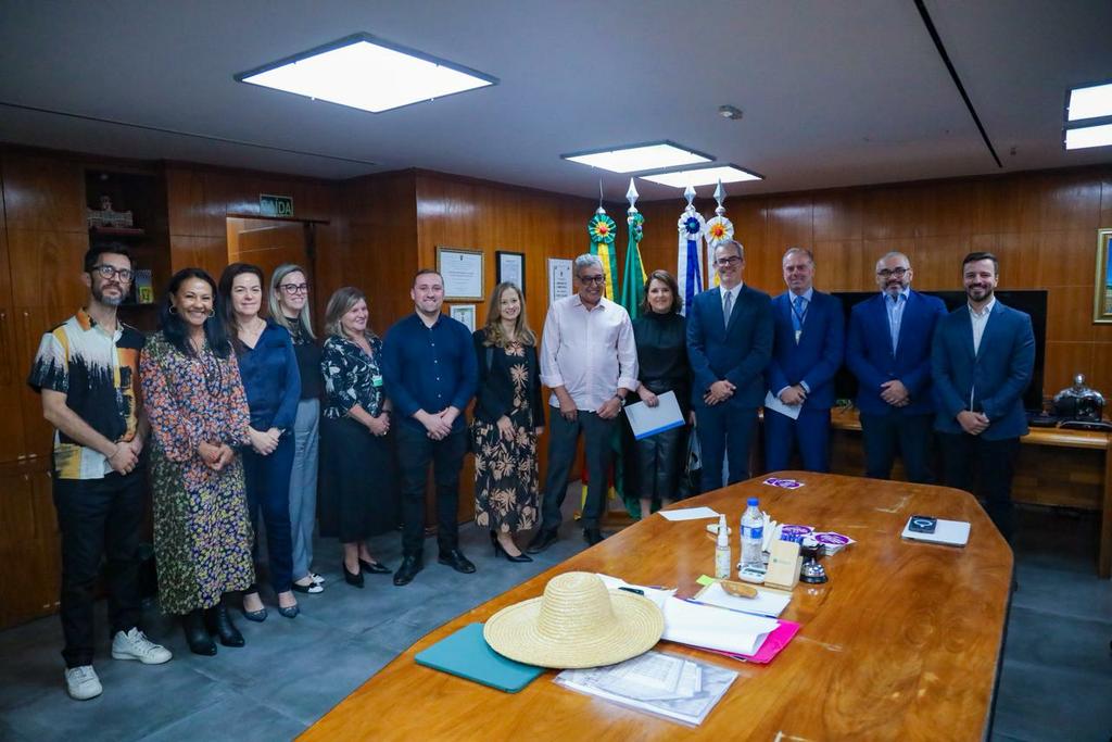 Porto Alegre: MPRS e Município realizam encontro de alinhamento para implementação do termo de cooperação sobre Famílias Acolhedoras