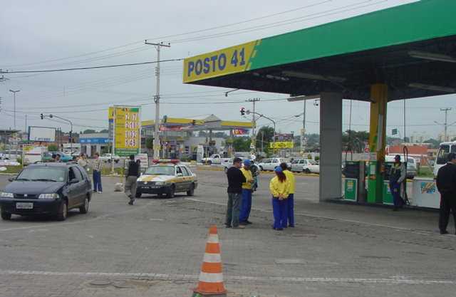 Posto teve bombas e tanques lacrados
