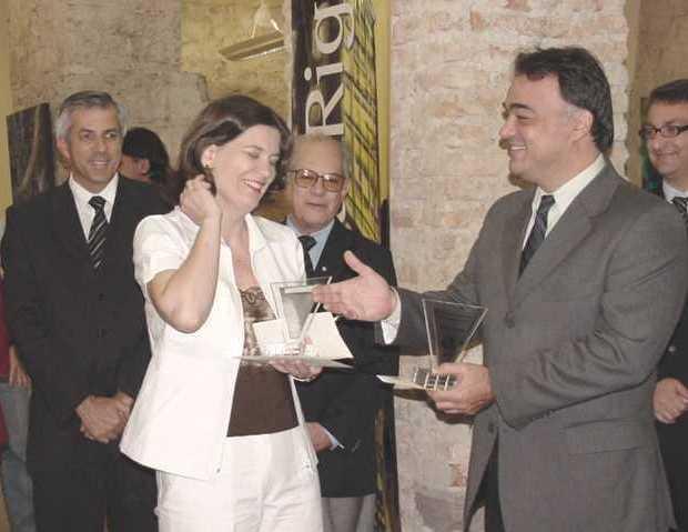 Momento do prêmio concedido em 2005