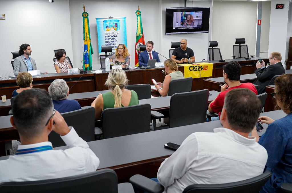 PREDUC-POA participa de audiência pública sobre inclusão escolar e atendimento educacional especializado na rede estadual