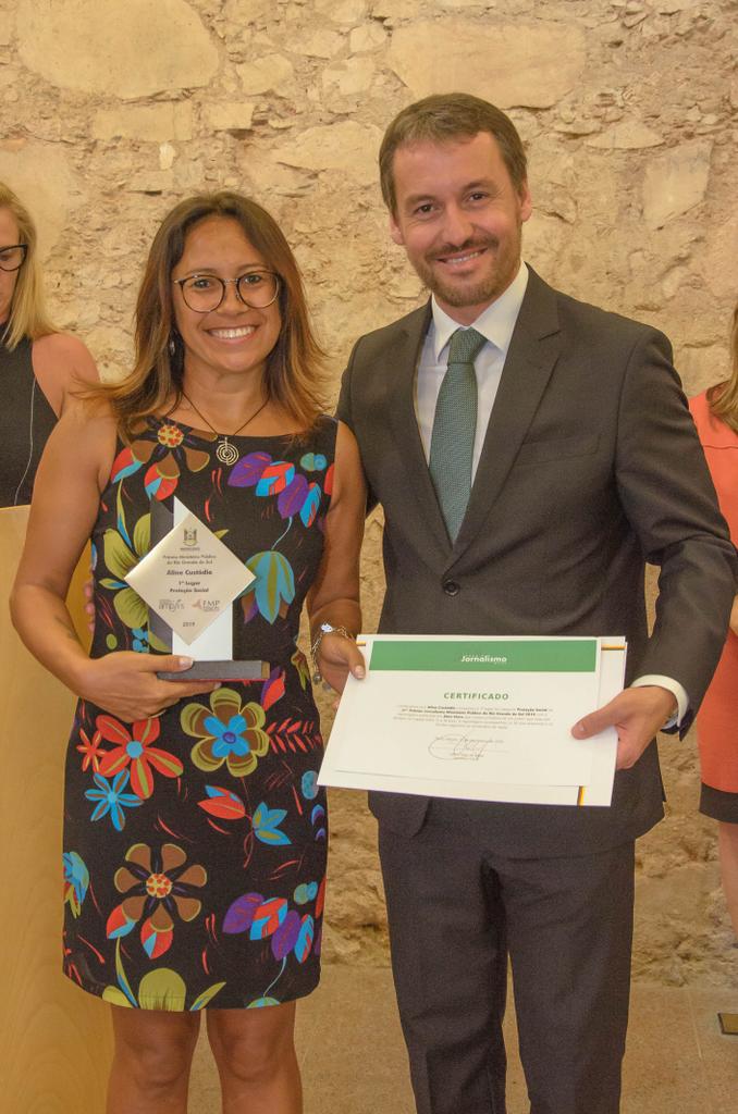 Dallazen entrega prêmio de 1º lugar, Proteção Social