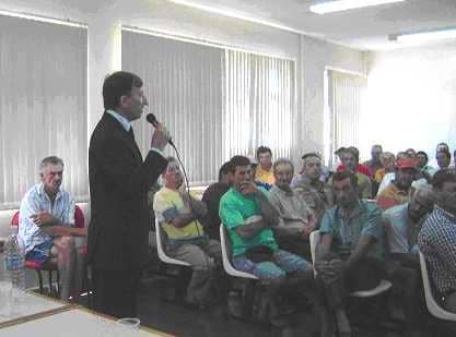 Promotor Nilton durante palestra