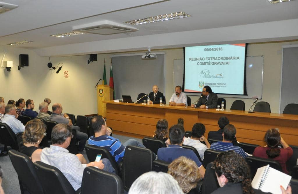 Mesa de abertura dos trabalhos