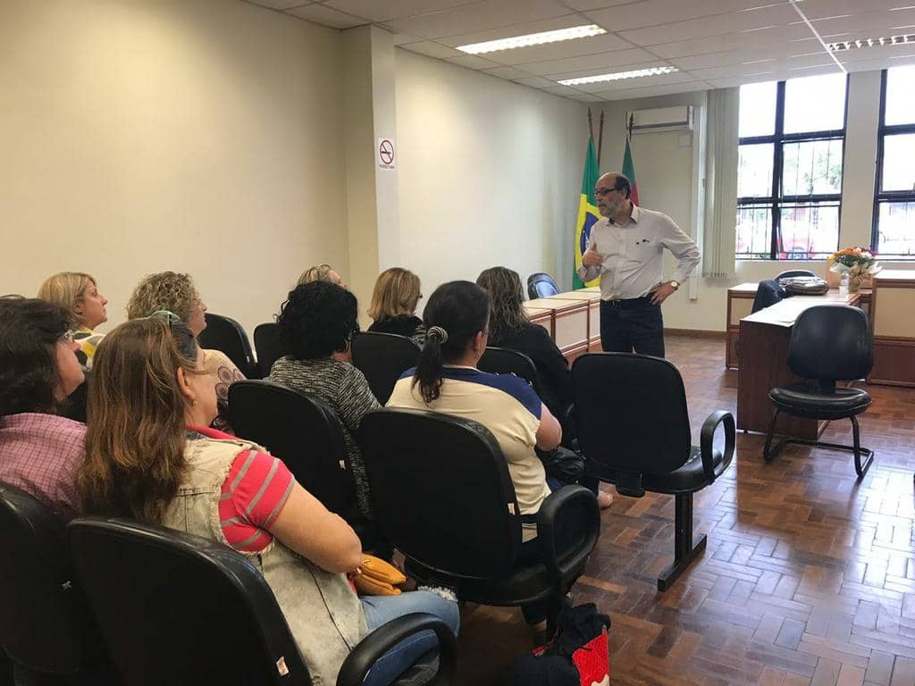 Ações para diminuir a evasão escolar foram discutidas durante a reunião