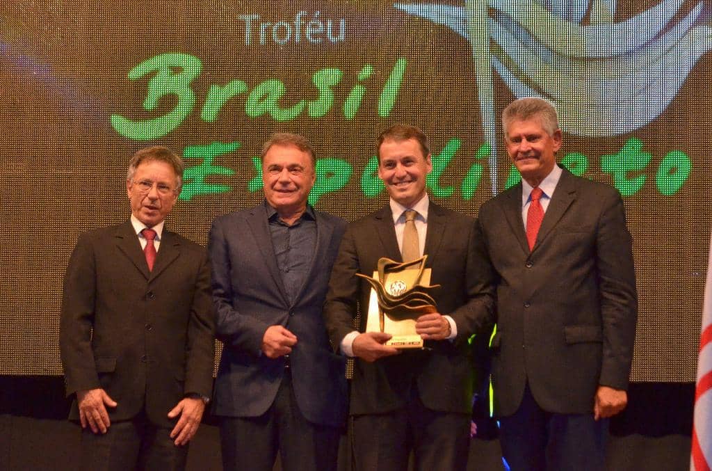 Dallazen com o desembargador Carlos Caníbal, do senador Álvaro Dias e do deputado Afonso Motta