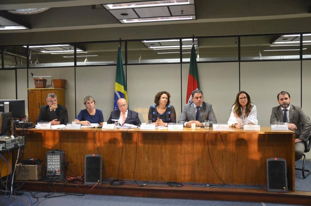 Diversas autoridades participaram da reunião