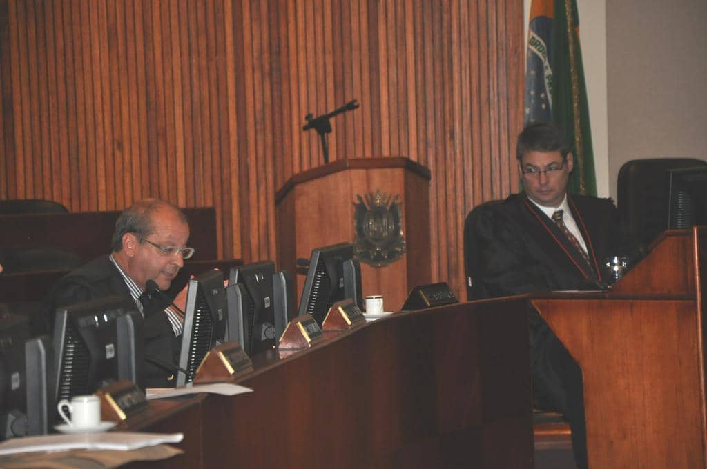 Veiga acompanha manifestação do relator Arminio José Abreu Lima da Rosa