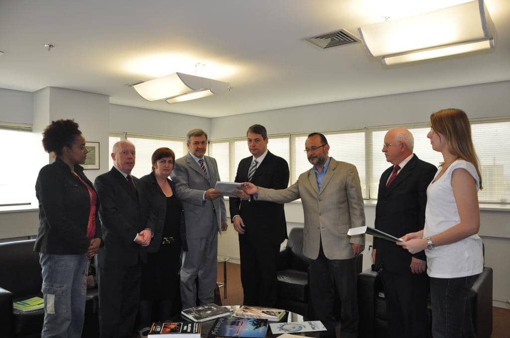 PGJ recebeu material de representantes de diversas entidades