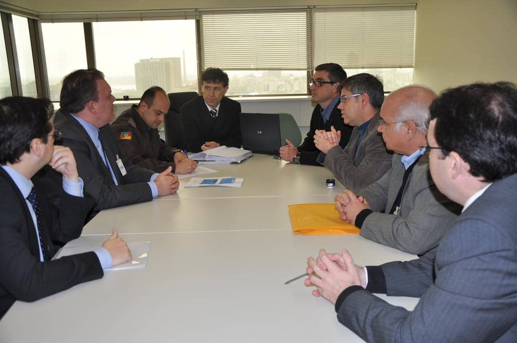 Encontro ocorreu na sala de reuniões do 13º andar das Torres