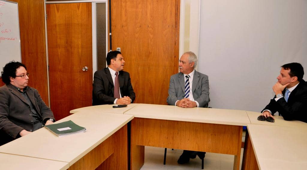 Subprocurador e Márcio Carvalho (D) com Secretário da Saúde