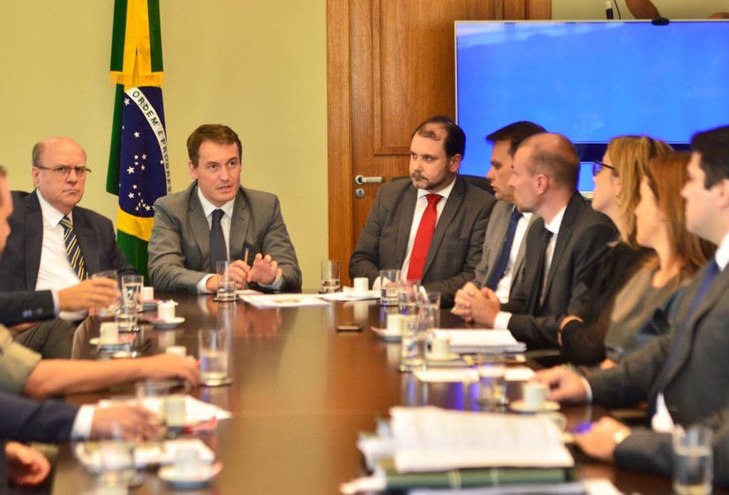 Fabiano Dallazen presidiu os trabalhos da reunião