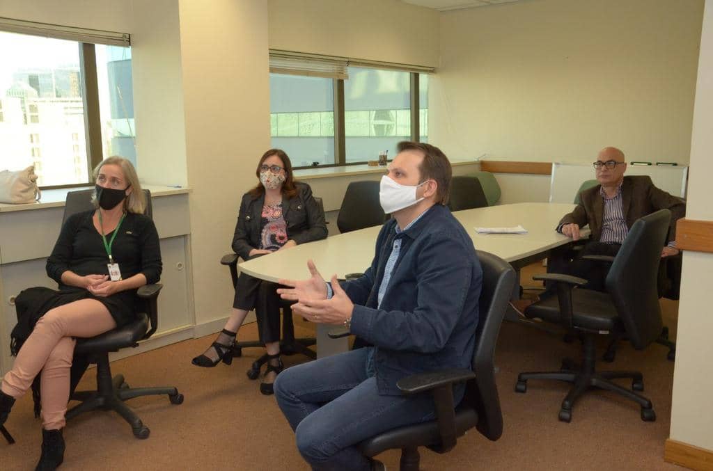 Objetivo do encontro foi qualificar o trabalho, a partir da coleta de provas