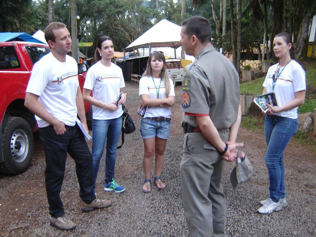 Promotores Octavio Noronha e Karina Mariotti com Servidores durante o evento
