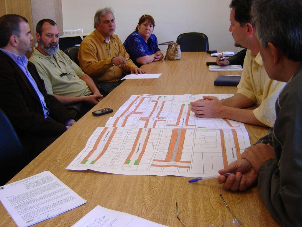 reunião com representantes dos moradores e do Município