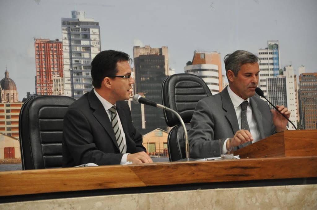 José Francisco Seabra (à esquerda) demonstrou dados sobre a redução dos índices