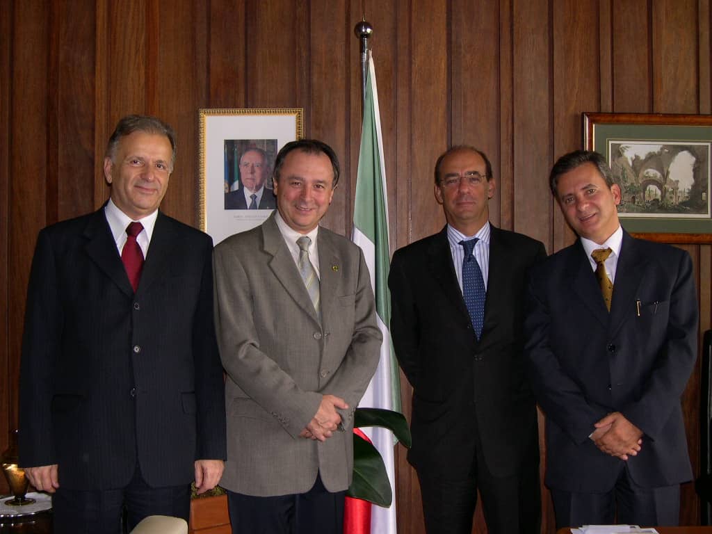 Bastos, Zambiasi, Valensise e Seelig