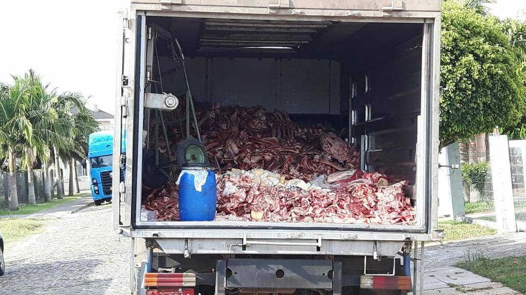Grande quantidade de carne foi apreendida