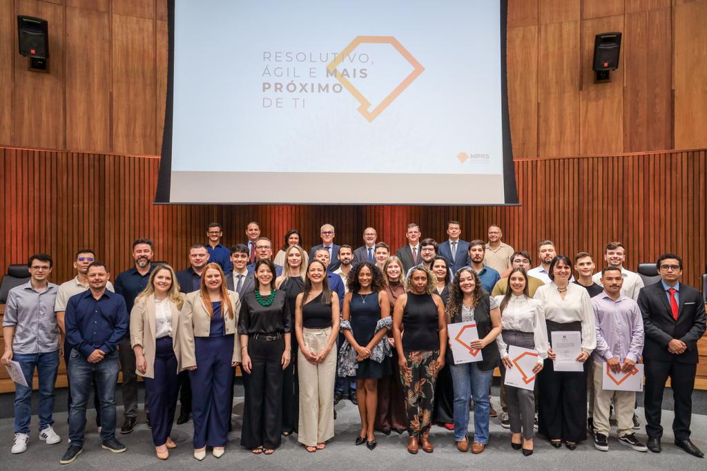 Novos servidores tomam posse no MPRS