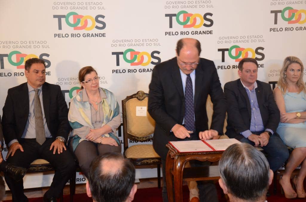 Subprocurador-geral para Assuntos Institucionais, Marcelo Dornelles, participou da assinatura
