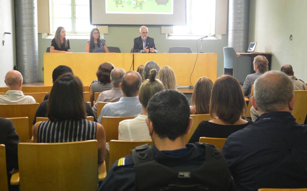 Annelise Steigleder, Josiane Camejo e Alexandre Saltz conduziram a reunião