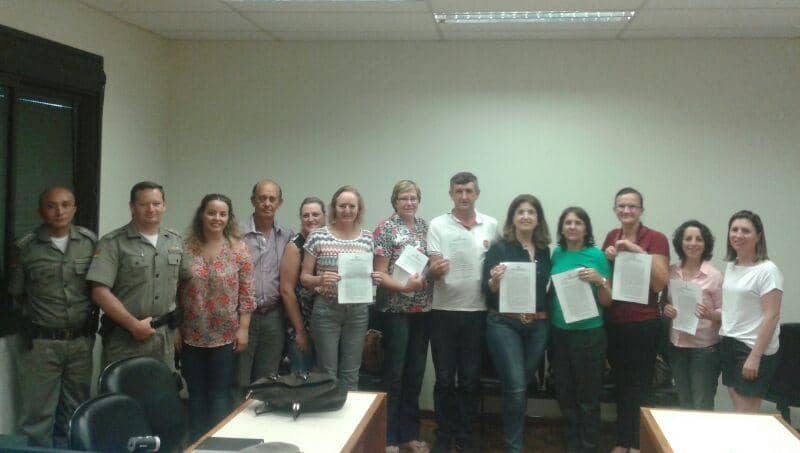 Grupo que assinou o Termo de Cooperação Operacional em Três Passos