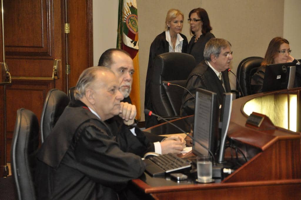 Sessão foi presidida pelo 1º Vice-Presidente, Desembargador Luiz Filipe Silveira Difini