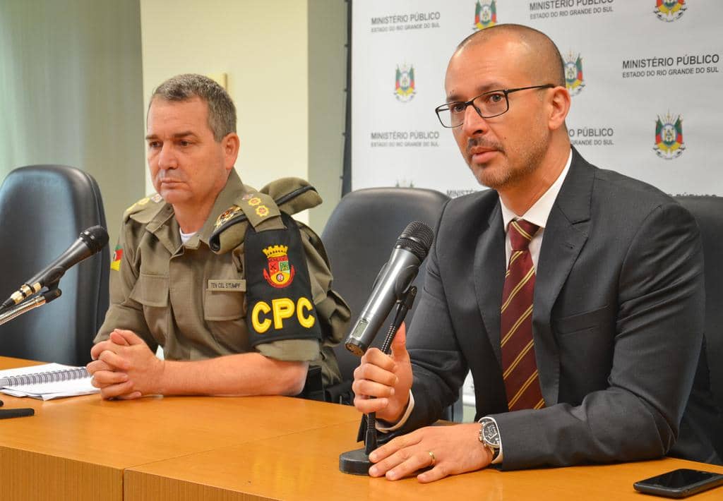 Brandalise e tenente-coronel Rogerio Stumpf, da BM, concederam entrevista coletiva