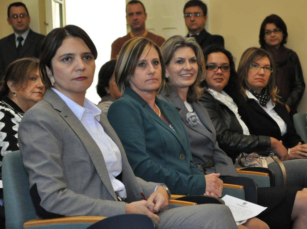 Sandra, Synara e Veleda, durante a posse
