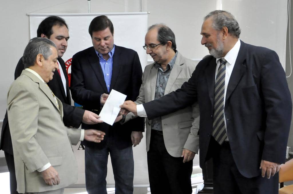 Vereadores entregaram Moção de Repúdio a Ivory e Victor Hugo