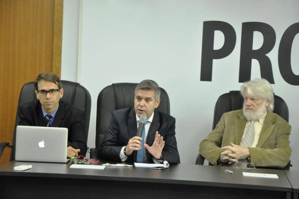 Subprocurador-geral de Justiça para Assuntos Jurídicos fala aos presentes