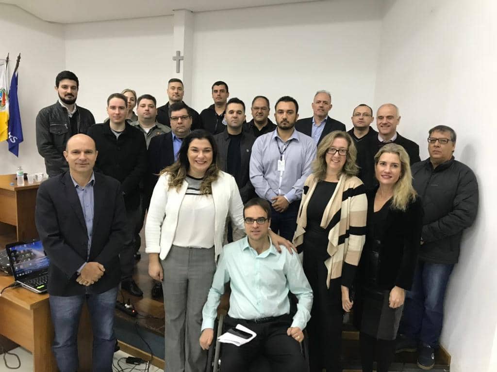 Representantes de instituições de Cachoeira do Sul na oficina sobre Apac