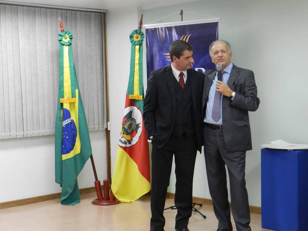 David Medina da Silva e Antonio Carlos de Avelar Bastos durante a cerimônia