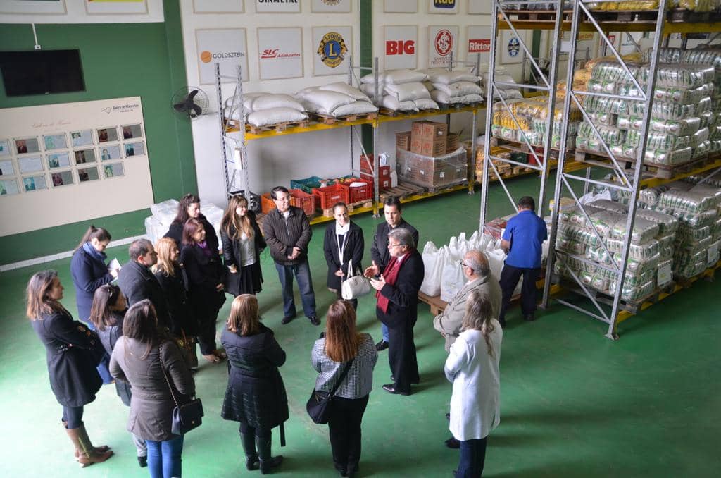 Equipe do MP durante visita ao Banco de Alimentos