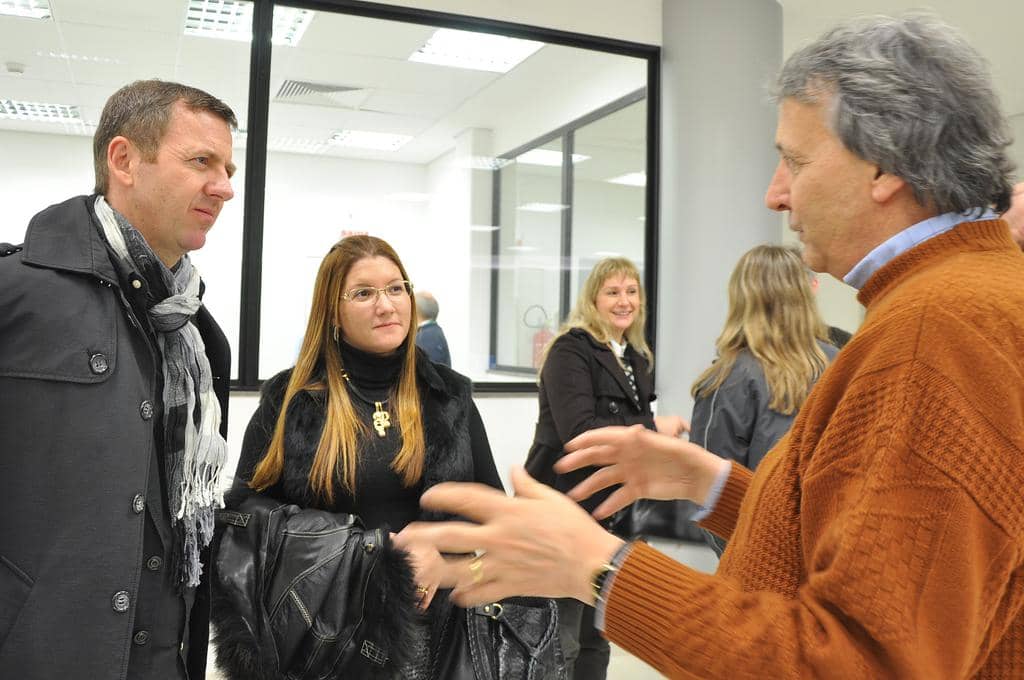 Promotores Daniel Martini e Ana Luiza Domingues de Souza com o Diretor-Presidente da empresa