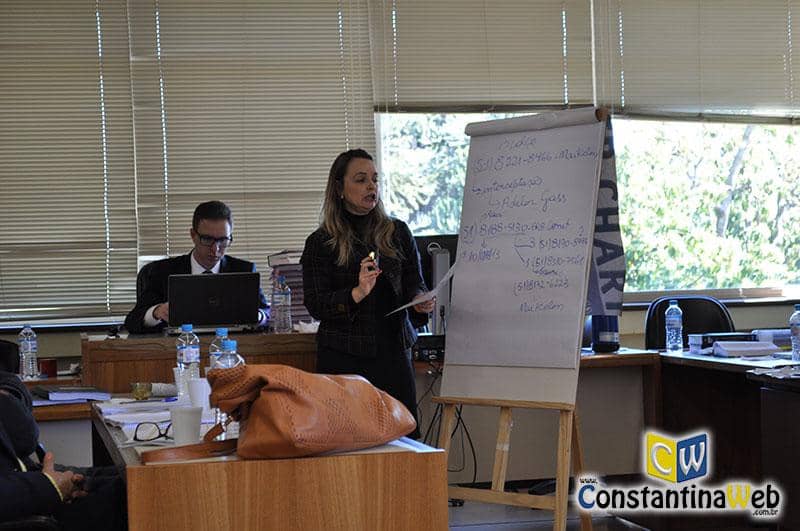Promotora durante o primeiro julgamento popular do caso